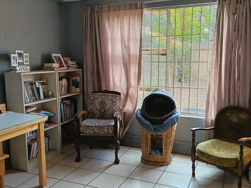 6 Bedroom Property for Sale in Brackenhurst Gauteng
