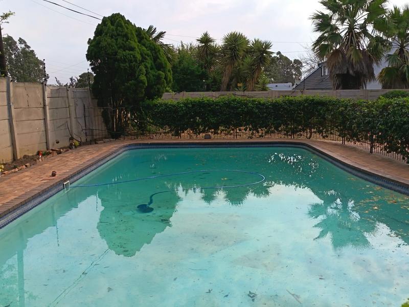 6 Bedroom Property for Sale in Brackenhurst Gauteng