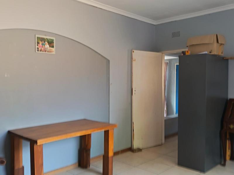 6 Bedroom Property for Sale in Brackenhurst Gauteng