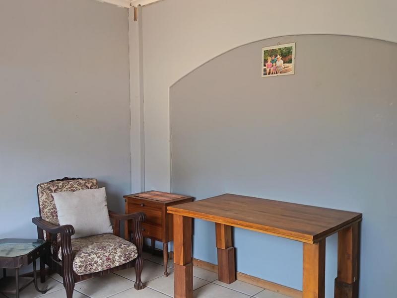 6 Bedroom Property for Sale in Brackenhurst Gauteng