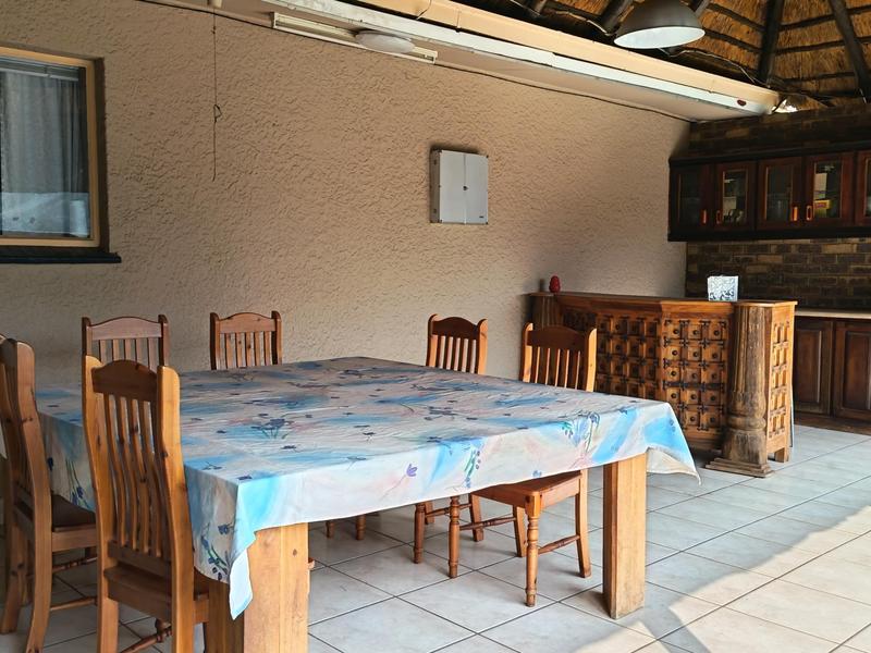 6 Bedroom Property for Sale in Brackenhurst Gauteng