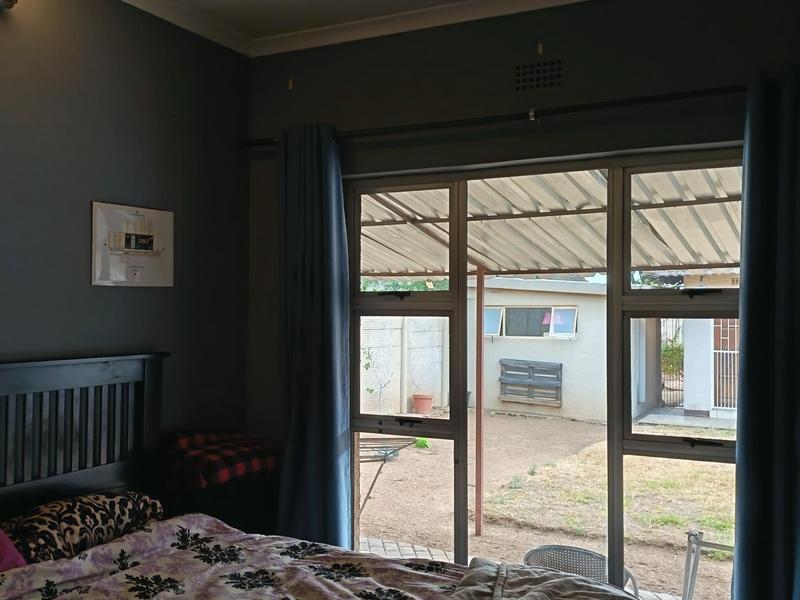6 Bedroom Property for Sale in Brackenhurst Gauteng