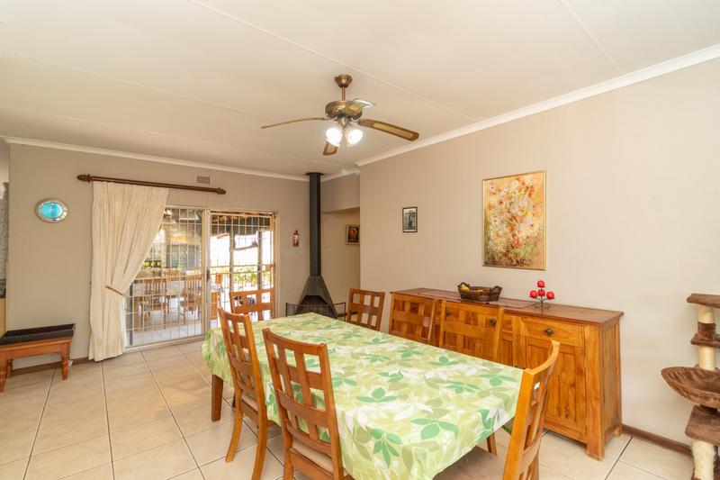 6 Bedroom Property for Sale in Brackenhurst Gauteng