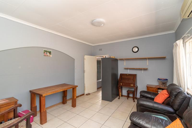 6 Bedroom Property for Sale in Brackenhurst Gauteng