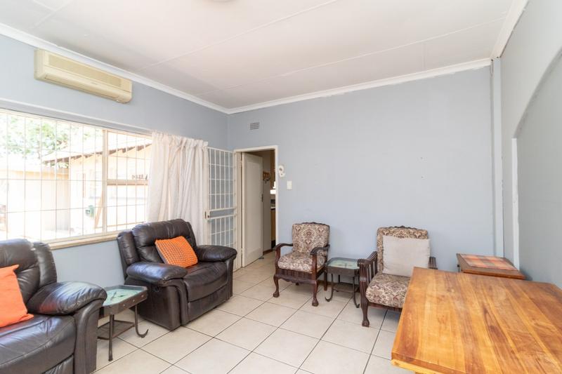 6 Bedroom Property for Sale in Brackenhurst Gauteng