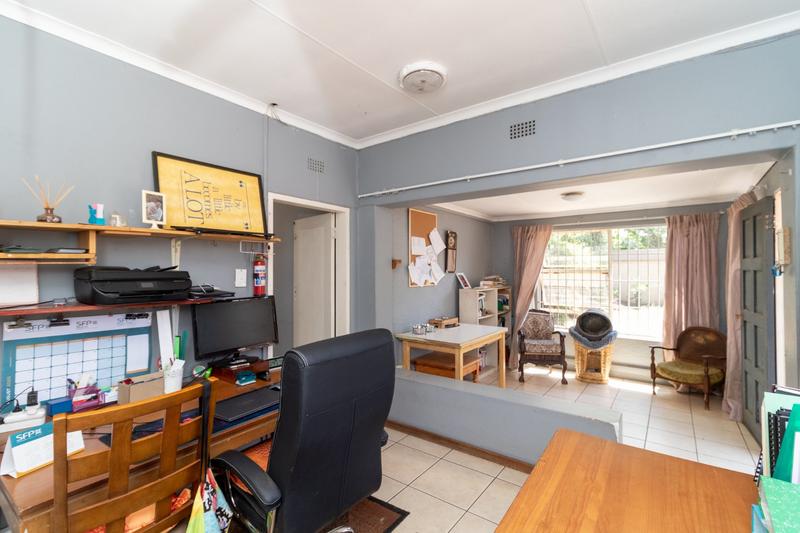 6 Bedroom Property for Sale in Brackenhurst Gauteng