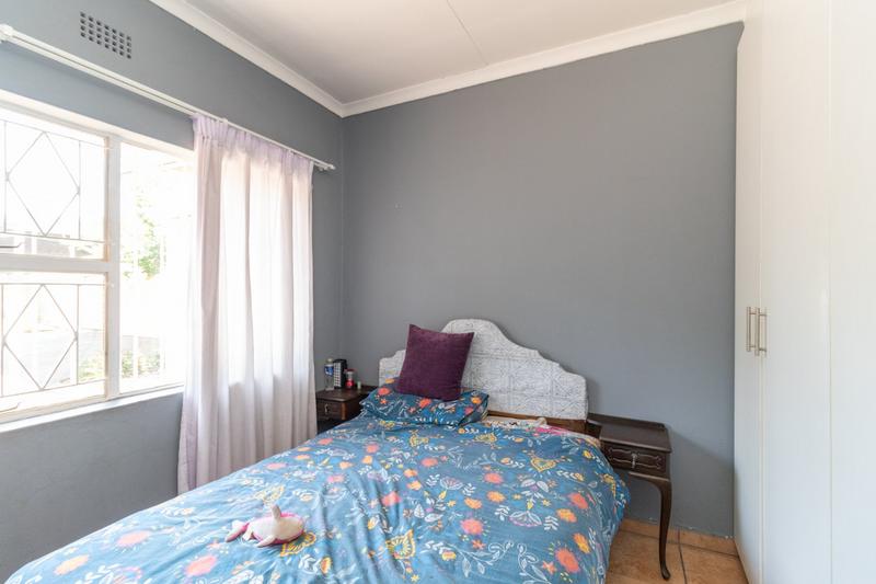 6 Bedroom Property for Sale in Brackenhurst Gauteng