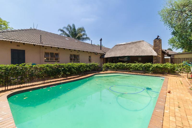 6 Bedroom Property for Sale in Brackenhurst Gauteng