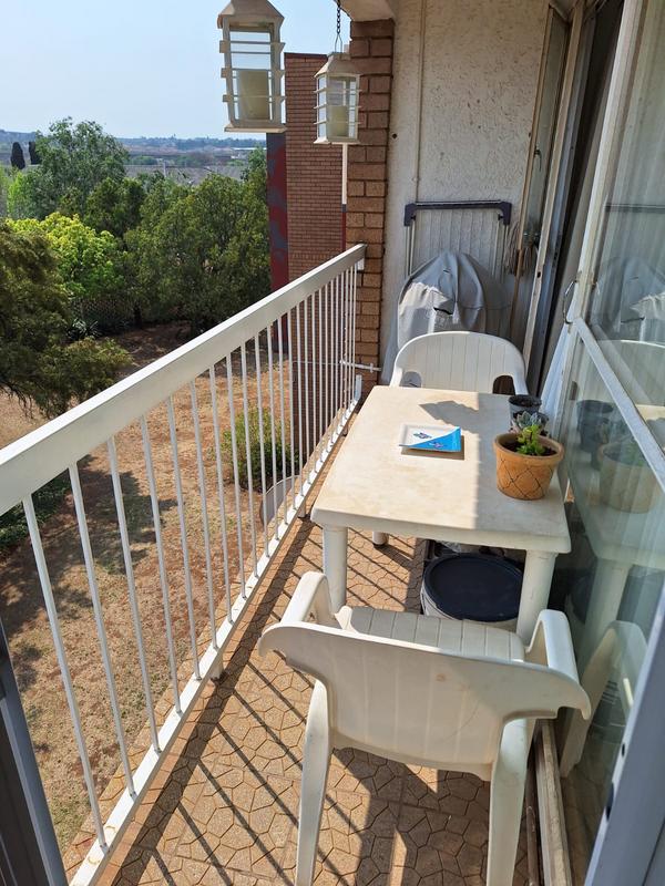 1 Bedroom Property for Sale in Zwartkop Gauteng
