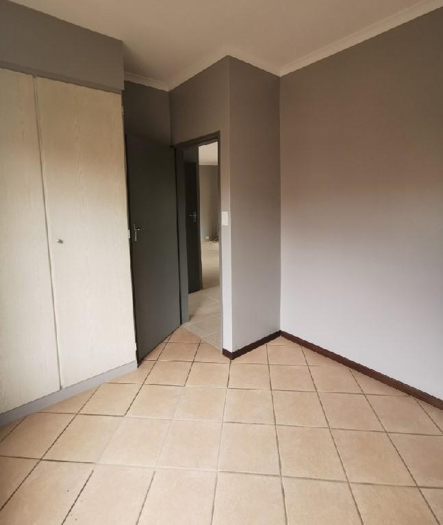 2 Bedroom Property for Sale in Die Hoewes Gauteng