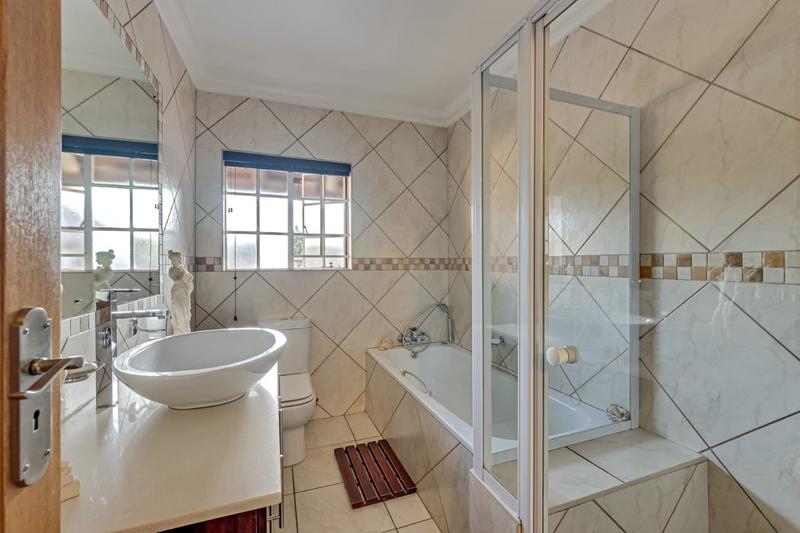 4 Bedroom Property for Sale in Roodekrans Gauteng