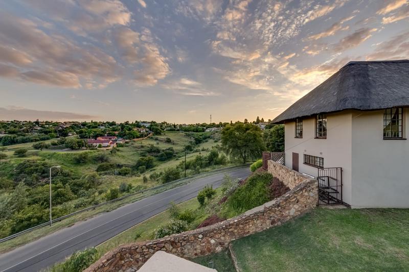 4 Bedroom Property for Sale in Roodekrans Gauteng
