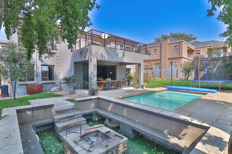 5 Bedroom Property for Sale in Midstream Estate Gauteng