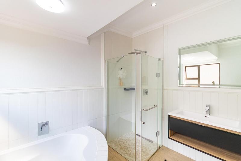 5 Bedroom Property for Sale in Midstream Estate Gauteng