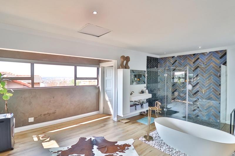 5 Bedroom Property for Sale in Midstream Estate Gauteng