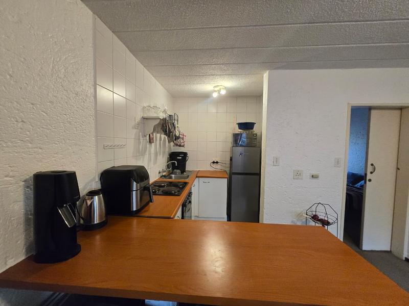 To Let 1 Bedroom Property for Rent in Parktown North Gauteng