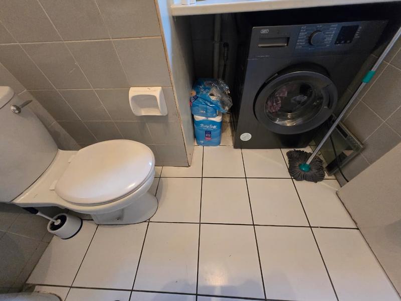 To Let 1 Bedroom Property for Rent in Parktown North Gauteng