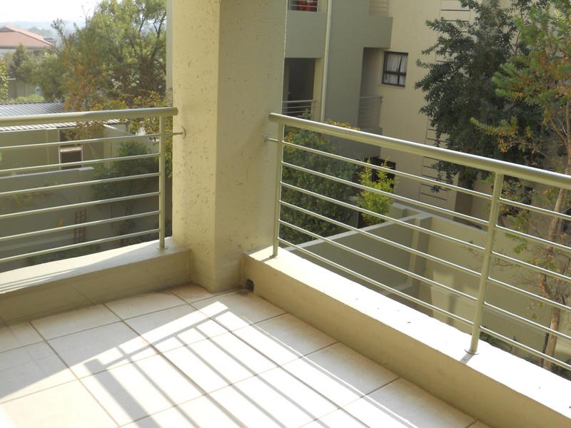 To Let 1 Bedroom Property for Rent in Bryanston Gauteng