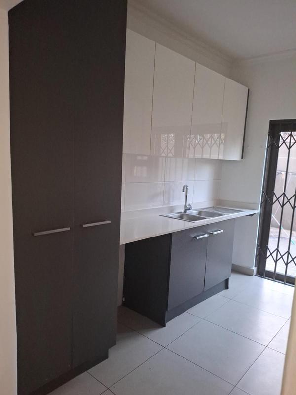 To Let 4 Bedroom Property for Rent in Greenside Gauteng