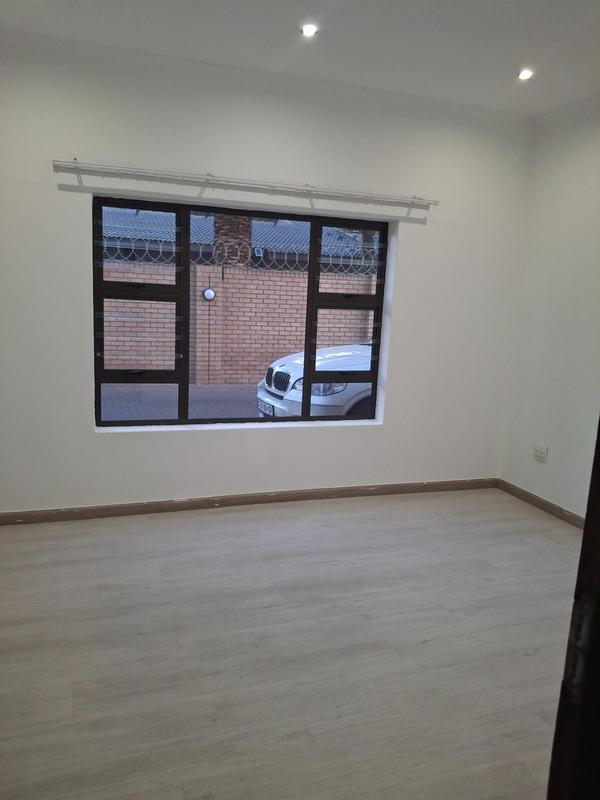 To Let 4 Bedroom Property for Rent in Greenside Gauteng