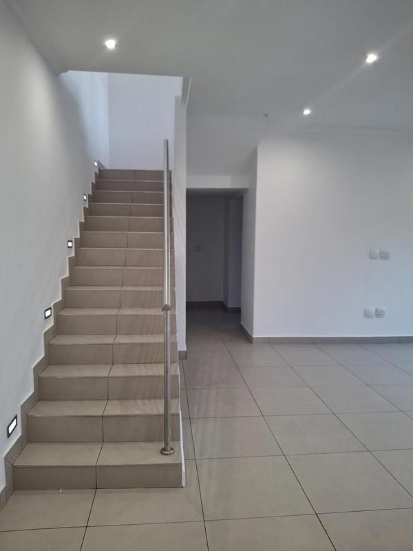 To Let 4 Bedroom Property for Rent in Greenside Gauteng