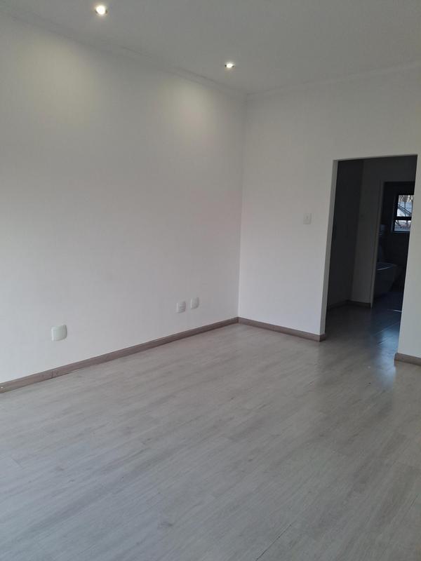 To Let 4 Bedroom Property for Rent in Greenside Gauteng
