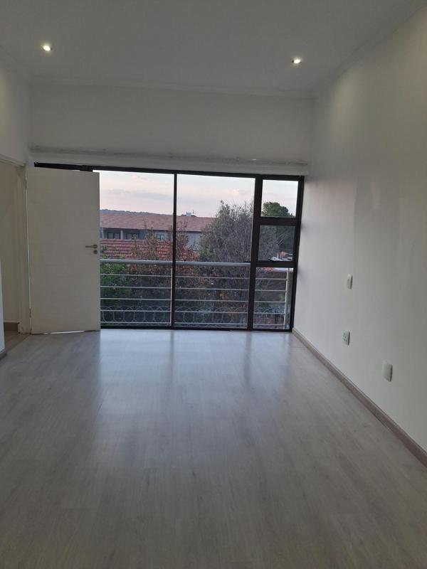 To Let 4 Bedroom Property for Rent in Greenside Gauteng