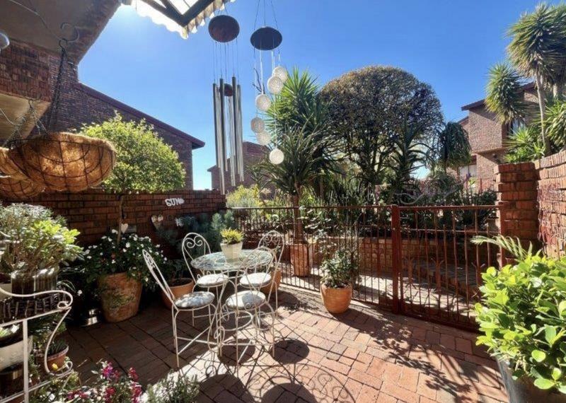 2 Bedroom Property for Sale in Linmeyer Gauteng