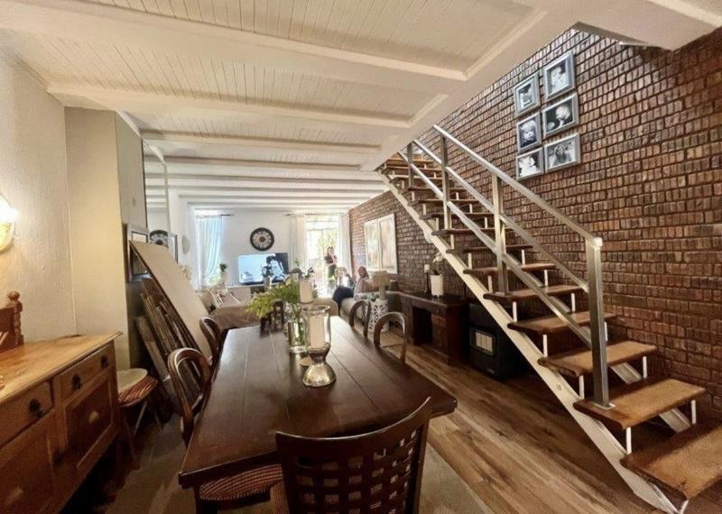 2 Bedroom Property for Sale in Linmeyer Gauteng