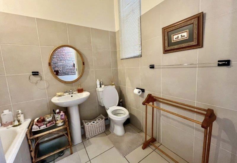 2 Bedroom Property for Sale in Linmeyer Gauteng