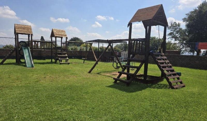2 Bedroom Property for Sale in Linmeyer Gauteng