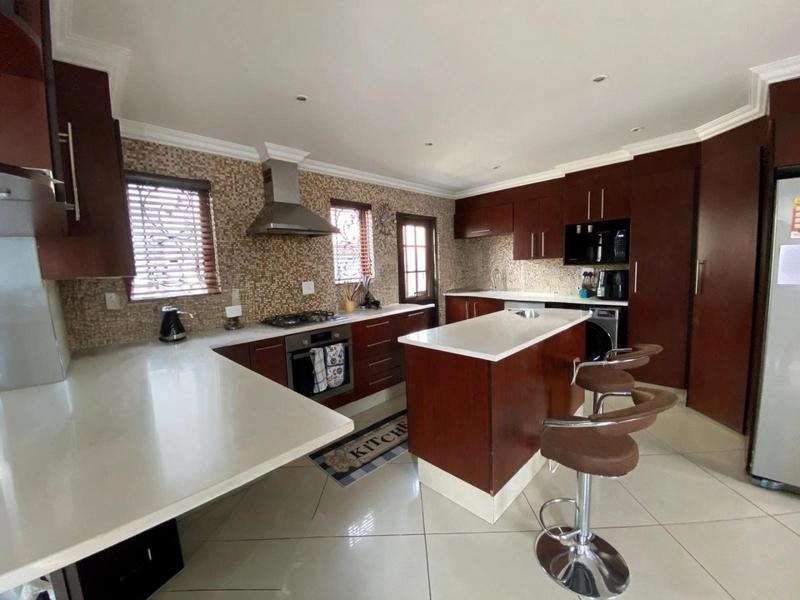 To Let 4 Bedroom Property for Rent in Barbeque Downs Gauteng