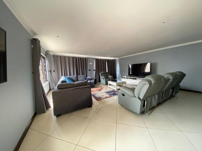 To Let 4 Bedroom Property for Rent in Barbeque Downs Gauteng