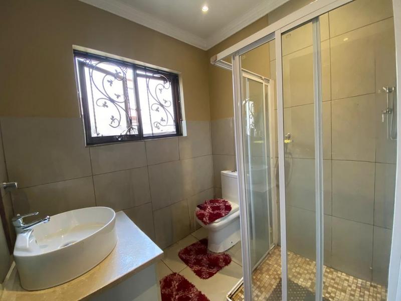 To Let 4 Bedroom Property for Rent in Barbeque Downs Gauteng