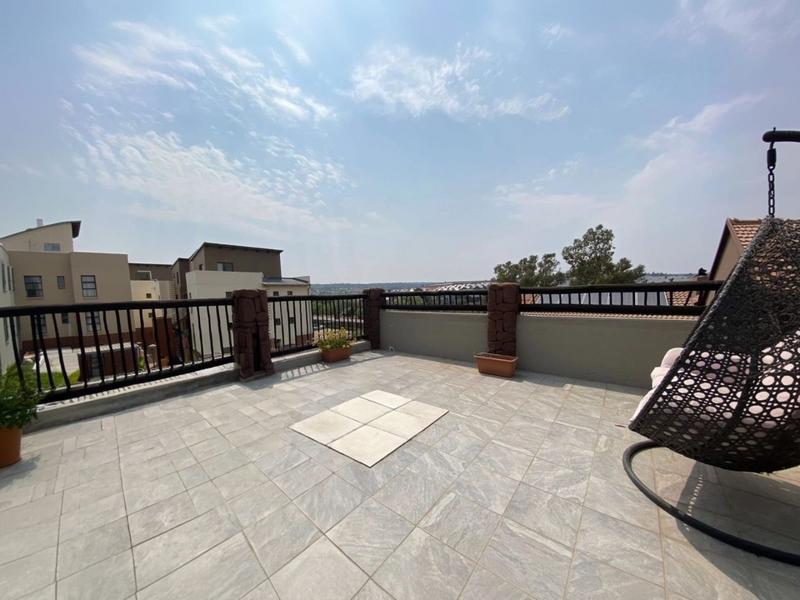 To Let 4 Bedroom Property for Rent in Barbeque Downs Gauteng