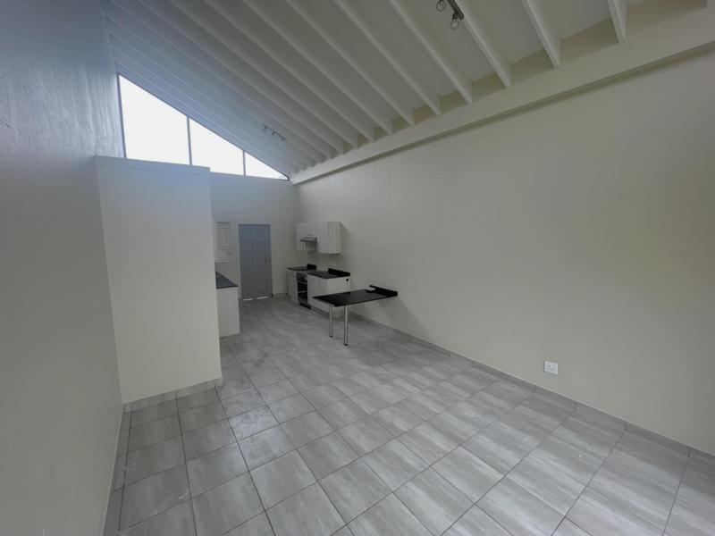 To Let 2 Bedroom Property for Rent in Beverley Gauteng