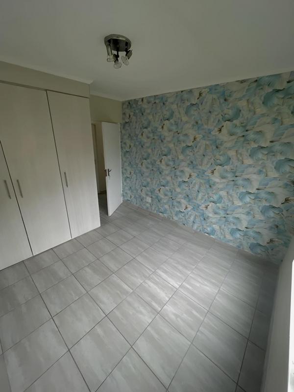To Let 2 Bedroom Property for Rent in Beverley Gauteng