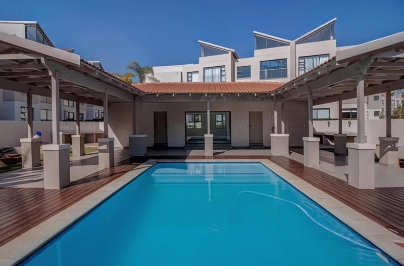 To Let 2 Bedroom Property for Rent in Beverley Gauteng