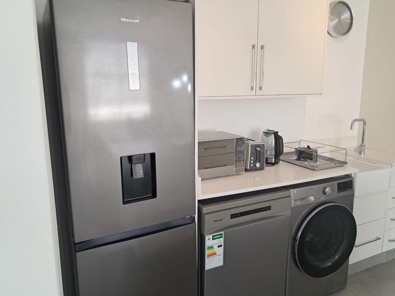To Let 2 Bedroom Property for Rent in Sandhurst Gauteng