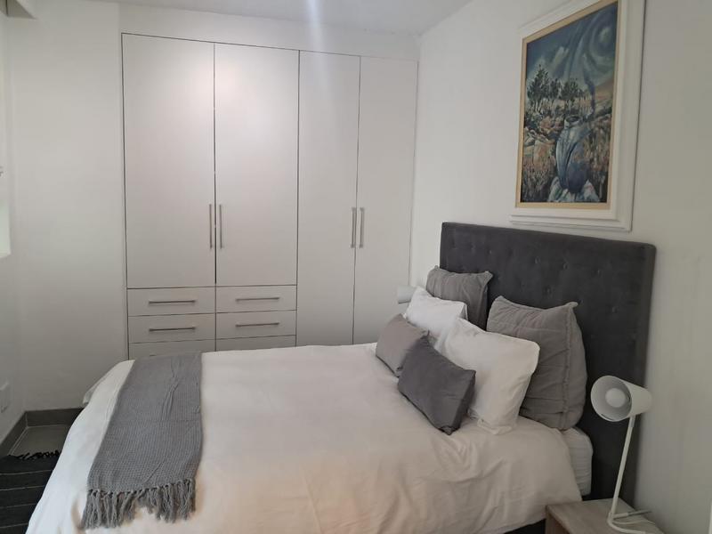 To Let 2 Bedroom Property for Rent in Sandhurst Gauteng