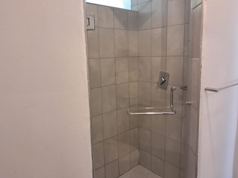 To Let 2 Bedroom Property for Rent in Sandhurst Gauteng