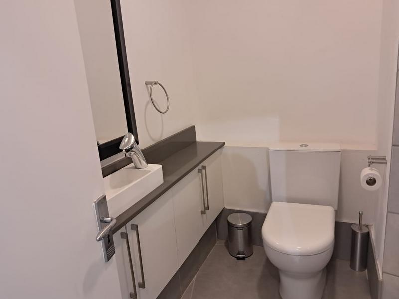 To Let 2 Bedroom Property for Rent in Sandhurst Gauteng