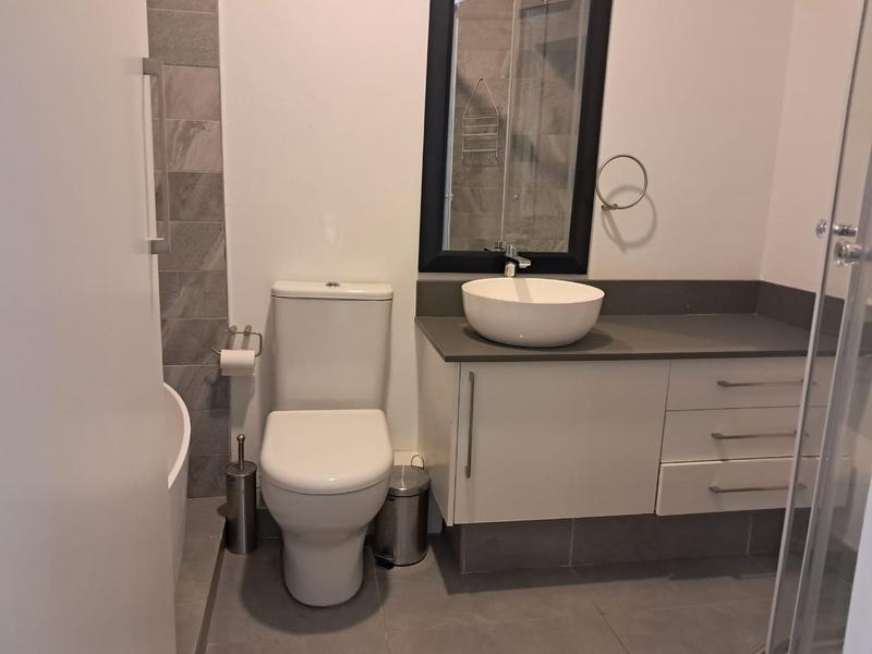 To Let 2 Bedroom Property for Rent in Sandhurst Gauteng