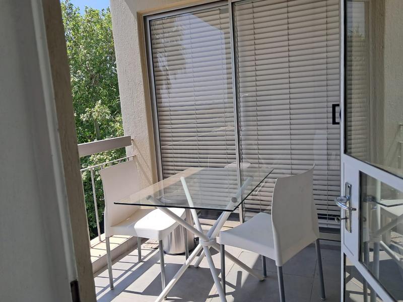 To Let 2 Bedroom Property for Rent in Sandhurst Gauteng