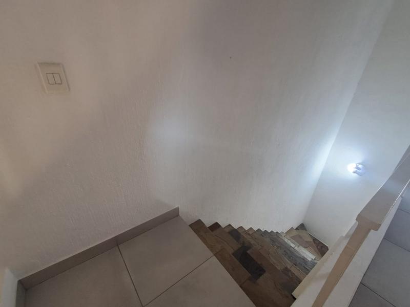 To Let 1 Bedroom Property for Rent in Sandown Gauteng