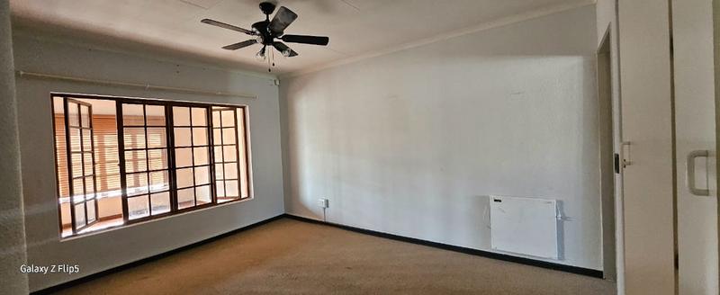 To Let 3 Bedroom Property for Rent in Greenhills Gauteng