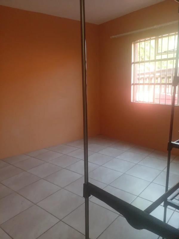 To Let 1 Bedroom Property for Rent in Elandspark Gauteng