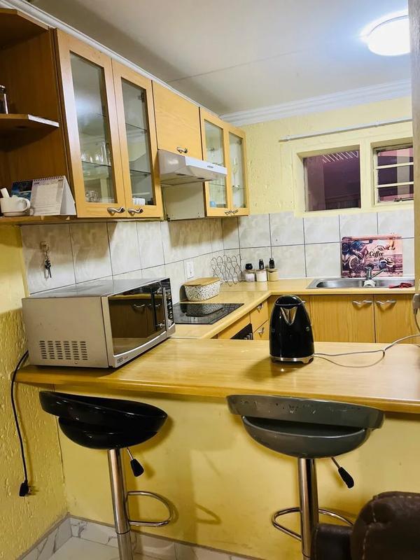 To Let 2 Bedroom Property for Rent in Mondeor Gauteng