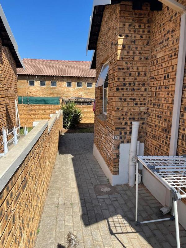 To Let 2 Bedroom Property for Rent in Honeydew Gauteng