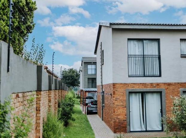 2 Bedroom Property for Sale in Kenleaf Gauteng